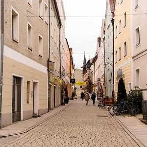 Apartment Moderne Stadtwohnung An Der Fussgaengerzone, Smart Tv, Kingsize-bett, Couch, Kueche, Passau